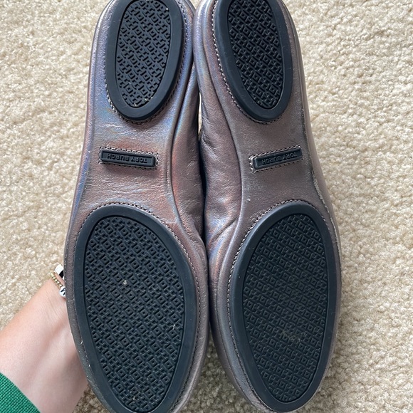 Tory Burch Silver Flats. Minnie ballet flats. - Picture 3 of 3